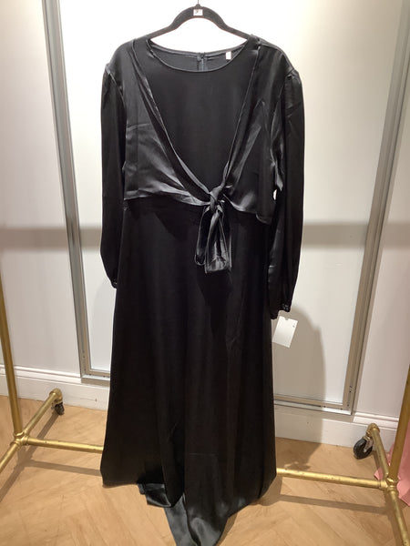 The Ummah Satin Abaya W/ Tie front