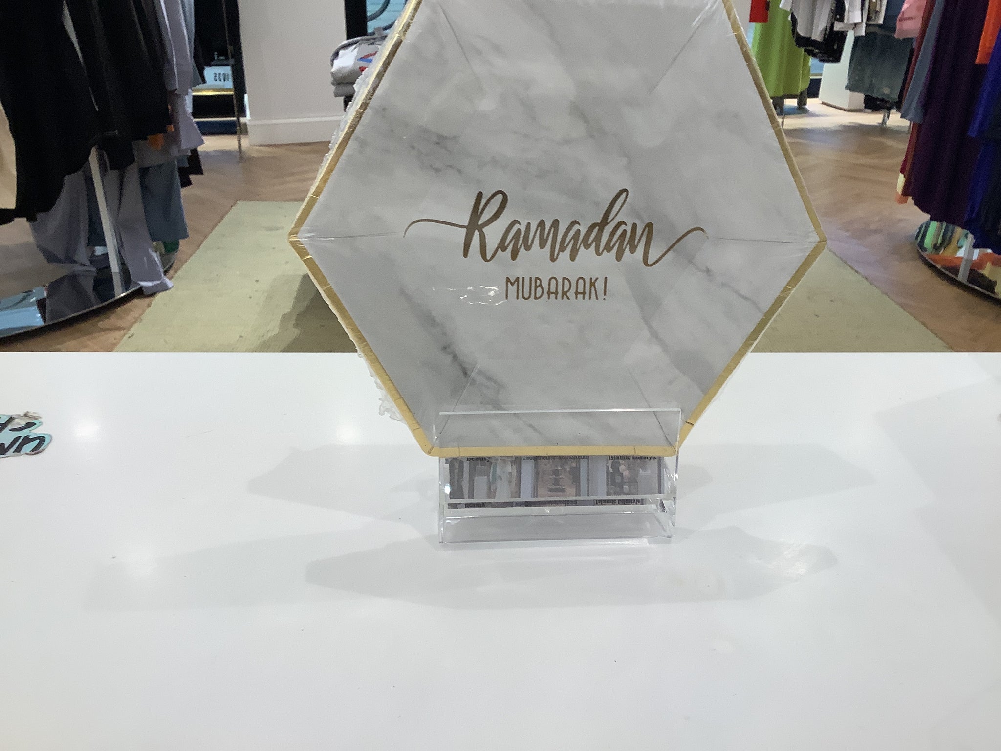 Hexagon Marble ‘Ramadan Mubarak’ Dessert Paper Plates