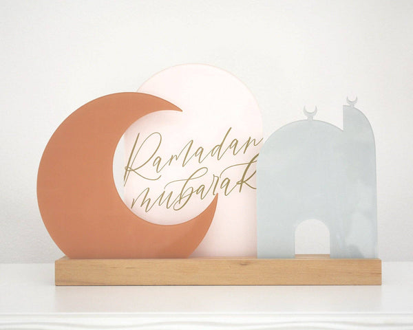 Luna Ramadan Mubarak acrylic decor