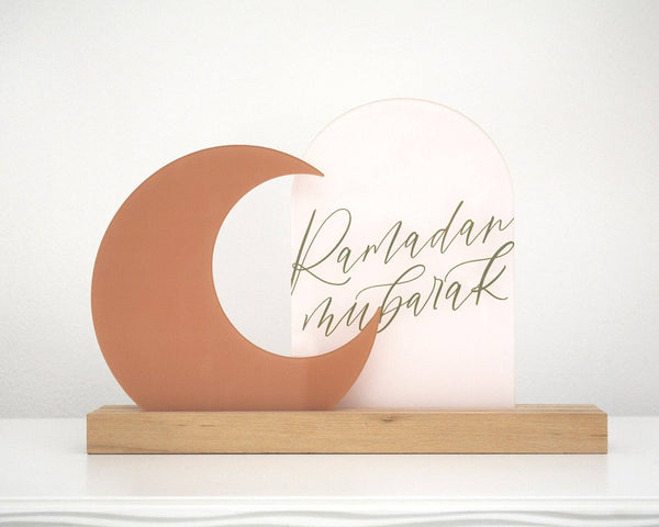 Luna Ramadan Mubarak acrylic decor